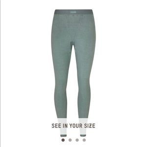 SKIMS Blue Chalk Seamed leggings